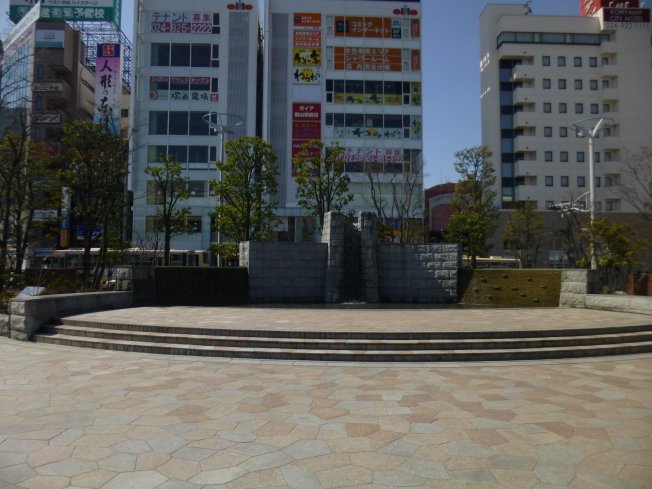 郡山駅の広場